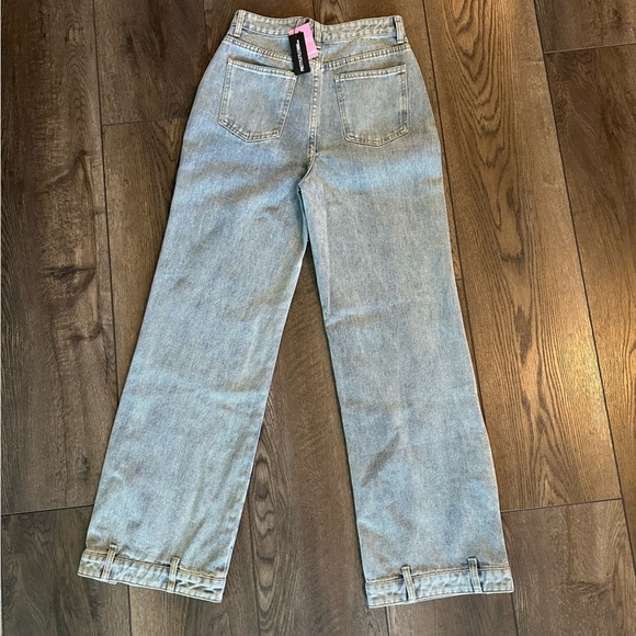 Pretty Little Thing Mid Blue Wash Waistband Detail Straight Leg Jeans size 6 NWT - Picture 2 of 11